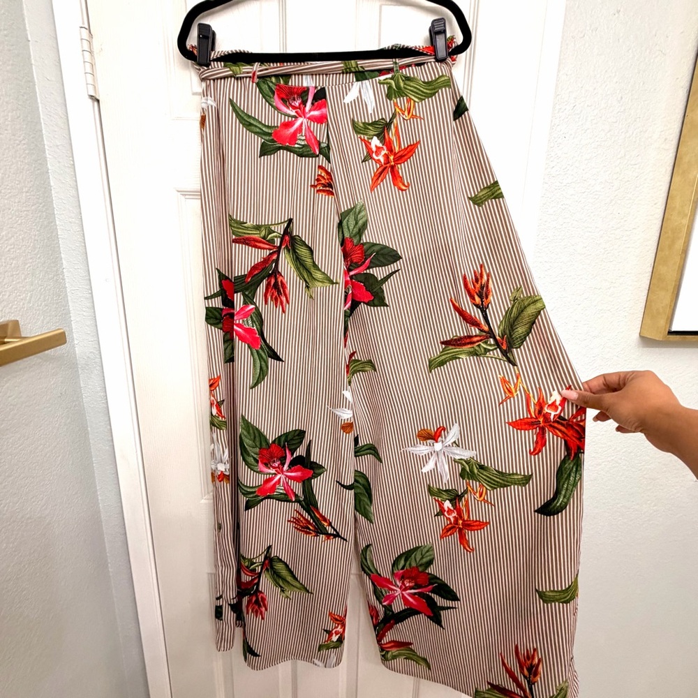 Fashion Nova Thailand Floral Woven Pants - XL - Picture 8 of 10